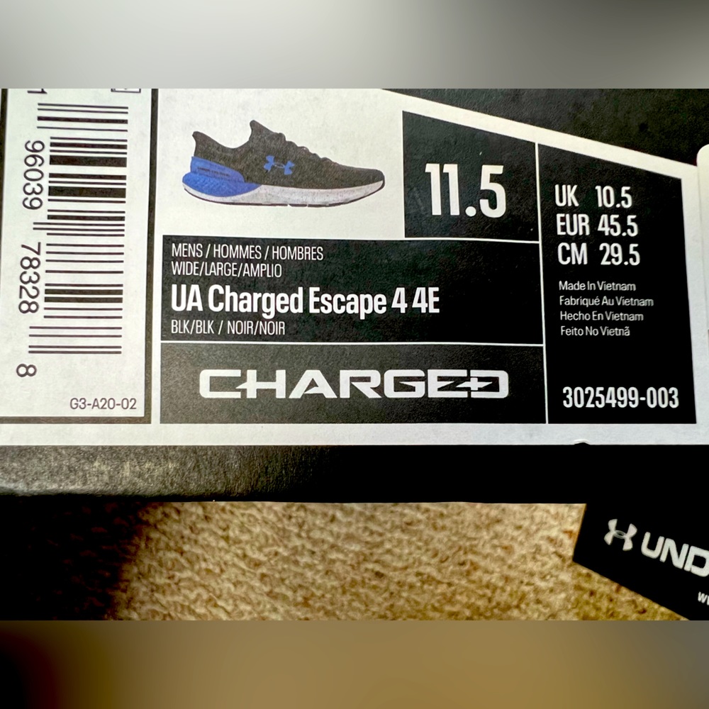 MEN`S UNDER ARMOUR UA CHARGED ESCAPE 4(4E) SNEAKERS SIZE  11.5 WIDE NEW